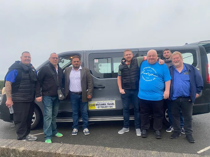 8 seater minibus for Harrogate airport transfers